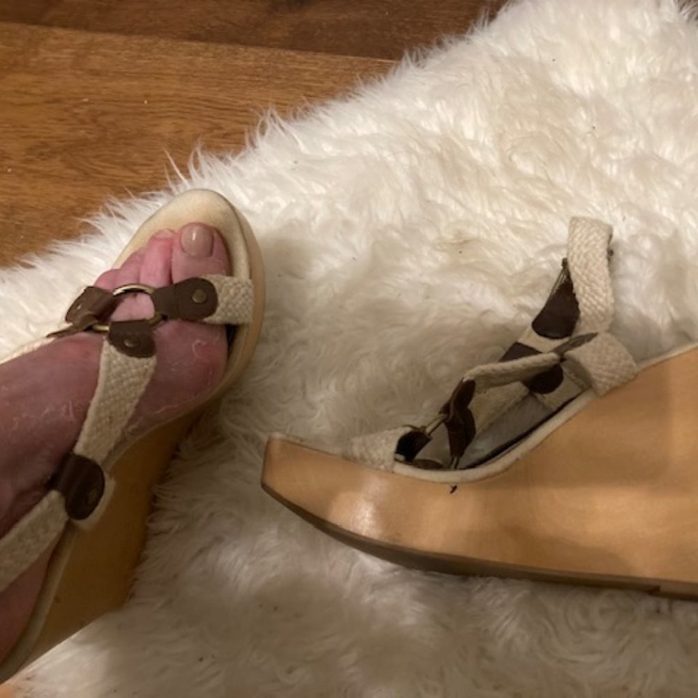 Chinese Laundry platform sandals